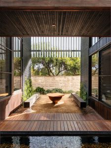 Wire mesh facade - current trends