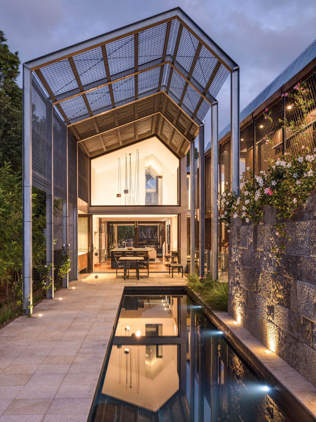 Wire mesh facade - current trends