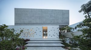 Triangle perforated metal - Pitsou Kidem’s D3 House